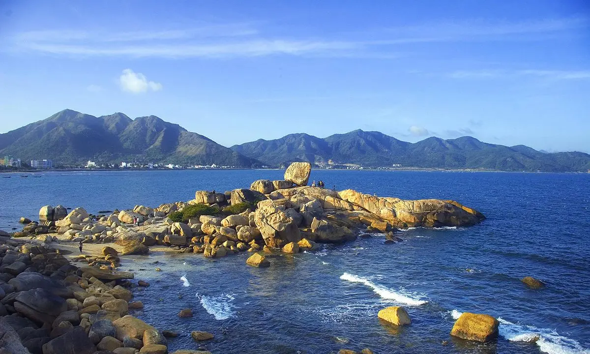 H&ograve;n Chồng Nha Trang - h&ograve;n đảo thơ mộng l&acirc;u đời của th&agrave;nh phố biển xinh đẹp 9