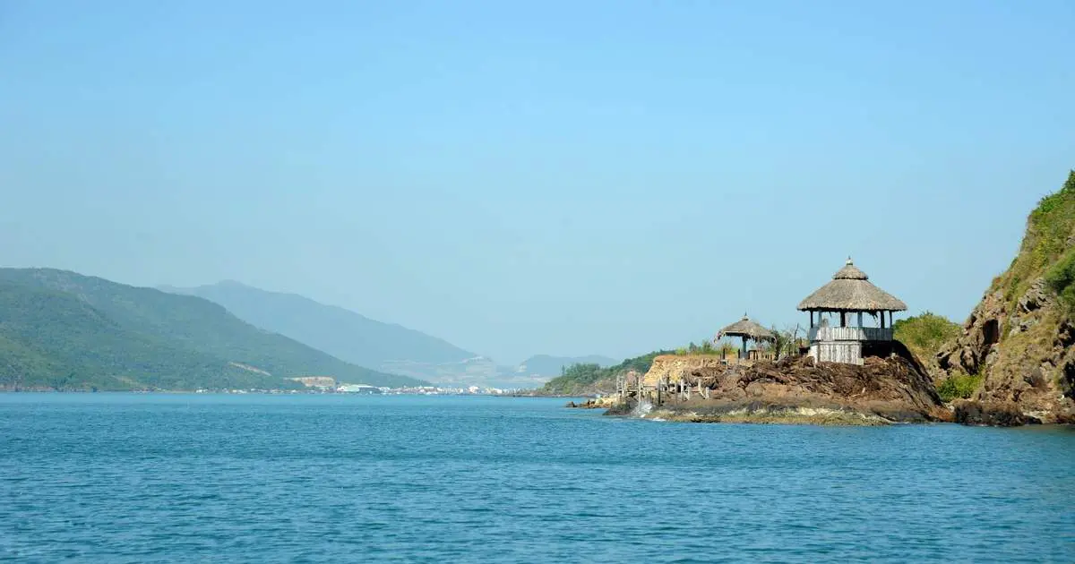 H&ograve;n Một - L&agrave;ng ch&agrave;i nhỏ b&igrave;nh y&ecirc;n, thơ mộng n&eacute;p m&igrave;nh b&ecirc;n th&agrave;nh phố Nha Trang s&ocirc;i động 4