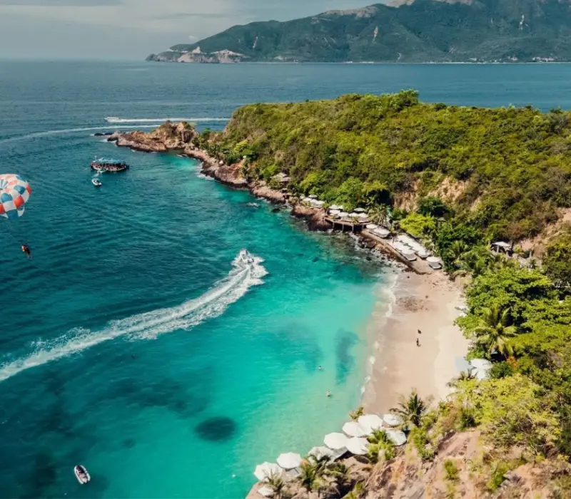 Kh&aacute;m ph&aacute; B&atilde;i Tranh, thi&ecirc;n đường biển tuyệt đẹp tại Nha Trang 2