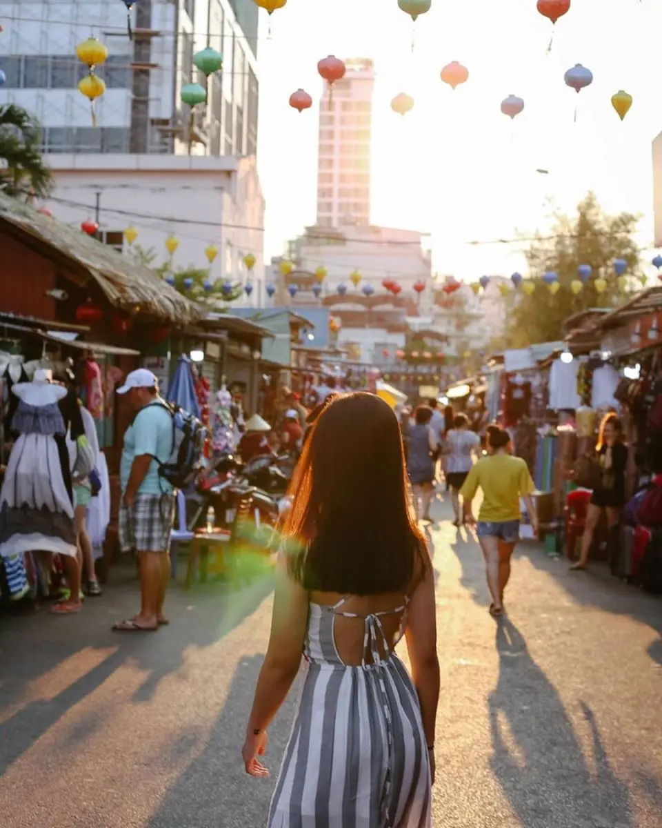 Kh&aacute;m ph&aacute; chợ đ&ecirc;m Nha Trang - Nơi b&aacute;n tất tần tật mọi thứ c&oacute; ở th&agrave;nh phố biển 4