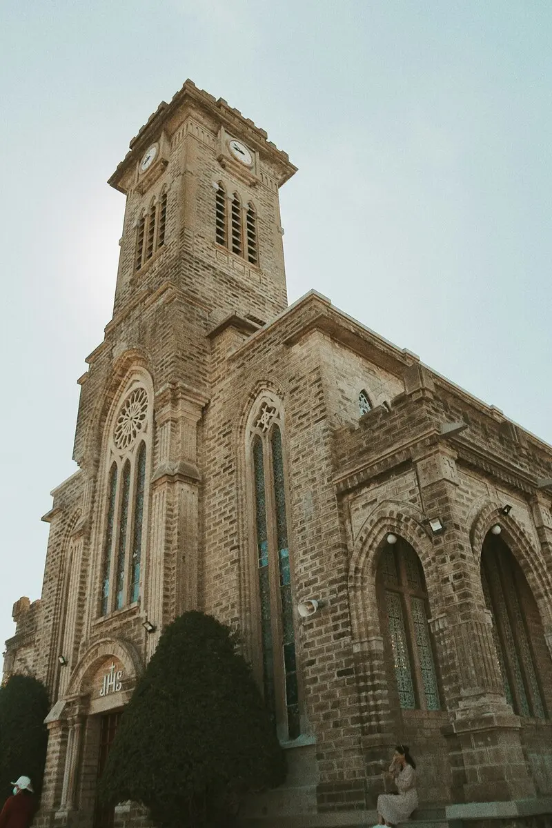 Nh&agrave; thờ N&uacute;i Nha Trang: C&ocirc;ng tr&igrave;nh kiến tr&uacute;c Gothic ấn tượng 4