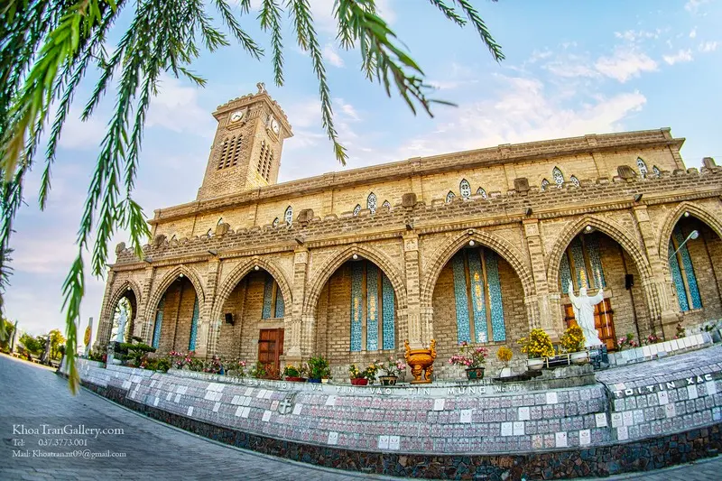 Nh&agrave; thờ N&uacute;i Nha Trang: C&ocirc;ng tr&igrave;nh kiến tr&uacute;c Gothic ấn tượng 5