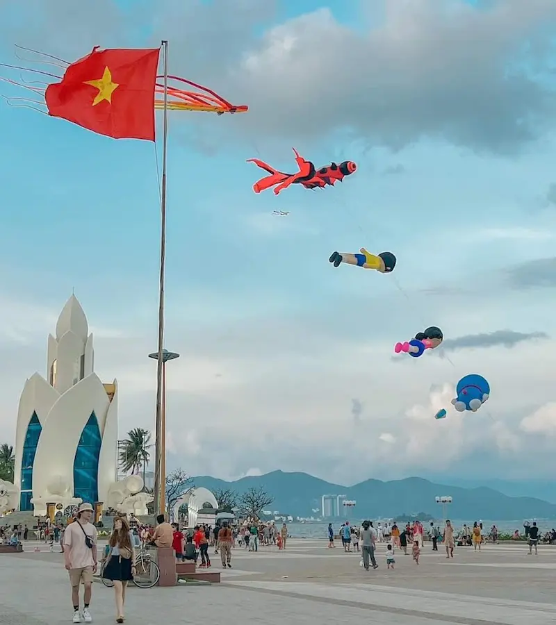 Th&aacute;p Trầm Hương: Tr&aacute;i tim của vịnh biển Nha Trang 3