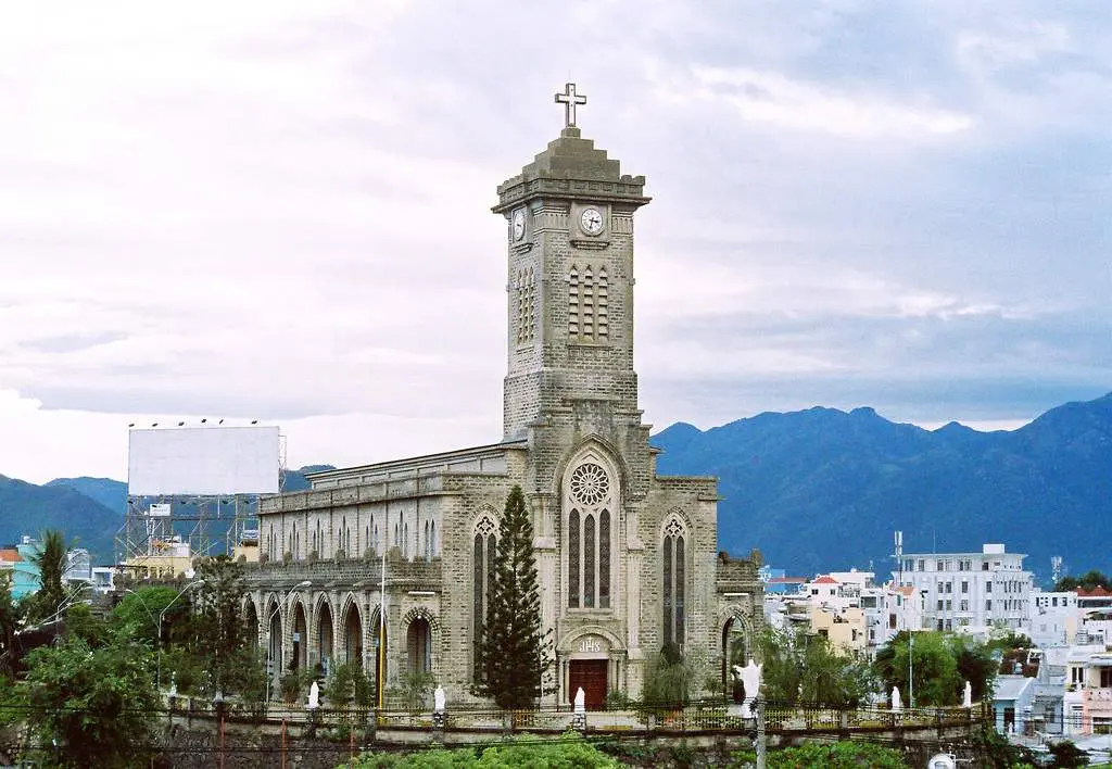 Nhà thờ Núi Nha Trang: Công trình kiến trúc Gothic ấn tượng