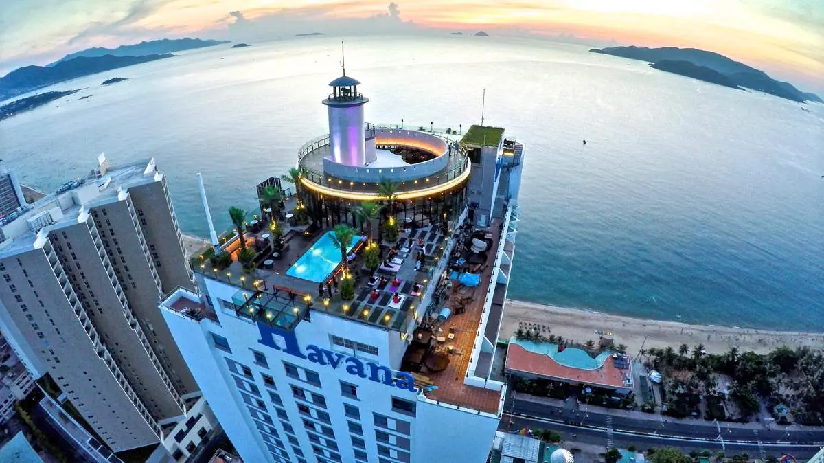 Skylight Nha Trang - 'Quẩy' cực đã tại quán bar view xịn sò nơi thành phố biển