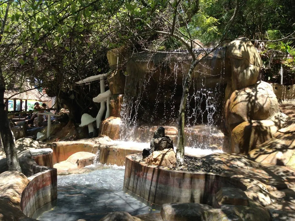 Suối khoáng nóng Tháp Bà Nha Trang - Thiên đường thư giãn vạn người mê