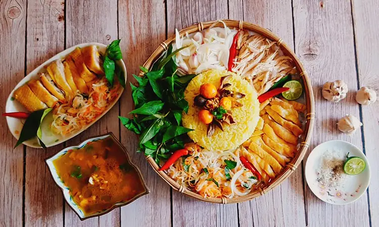 Bỏ túi 10 địa điểm thưởng thức cơm gà Nha Trang đậm vị