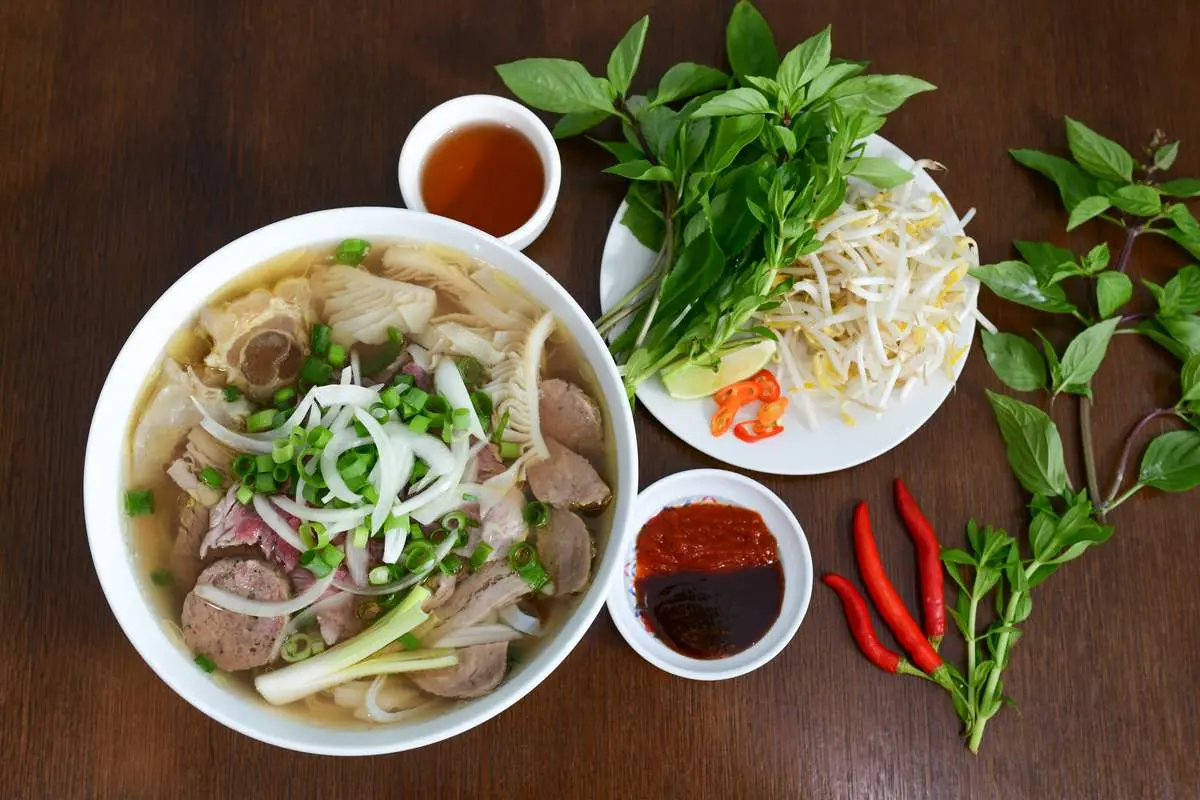 Bụng đói rồi, thử ngay tô Phở Nha Trang nóng hổi, ngon lành đây