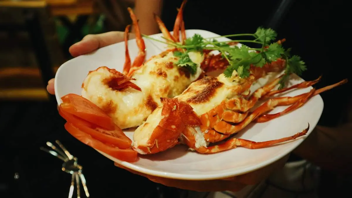 Bật m&iacute; những qu&aacute;n T&ocirc;m H&ugrave;m Nướng ngon bậc nhất th&agrave;nh phố biển Nha Trang 3
