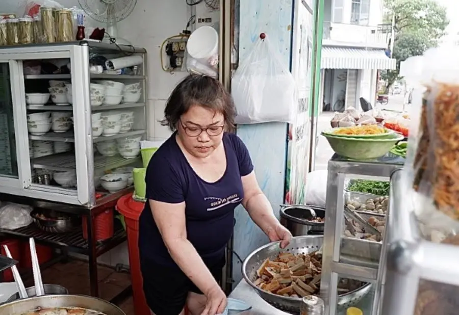 B&uacute;n c&aacute; dầm b&agrave; Loan Nha Trang, 40 năm vẫn thu h&uacute;t đ&ocirc;ng đảo thực kh&aacute;ch 3