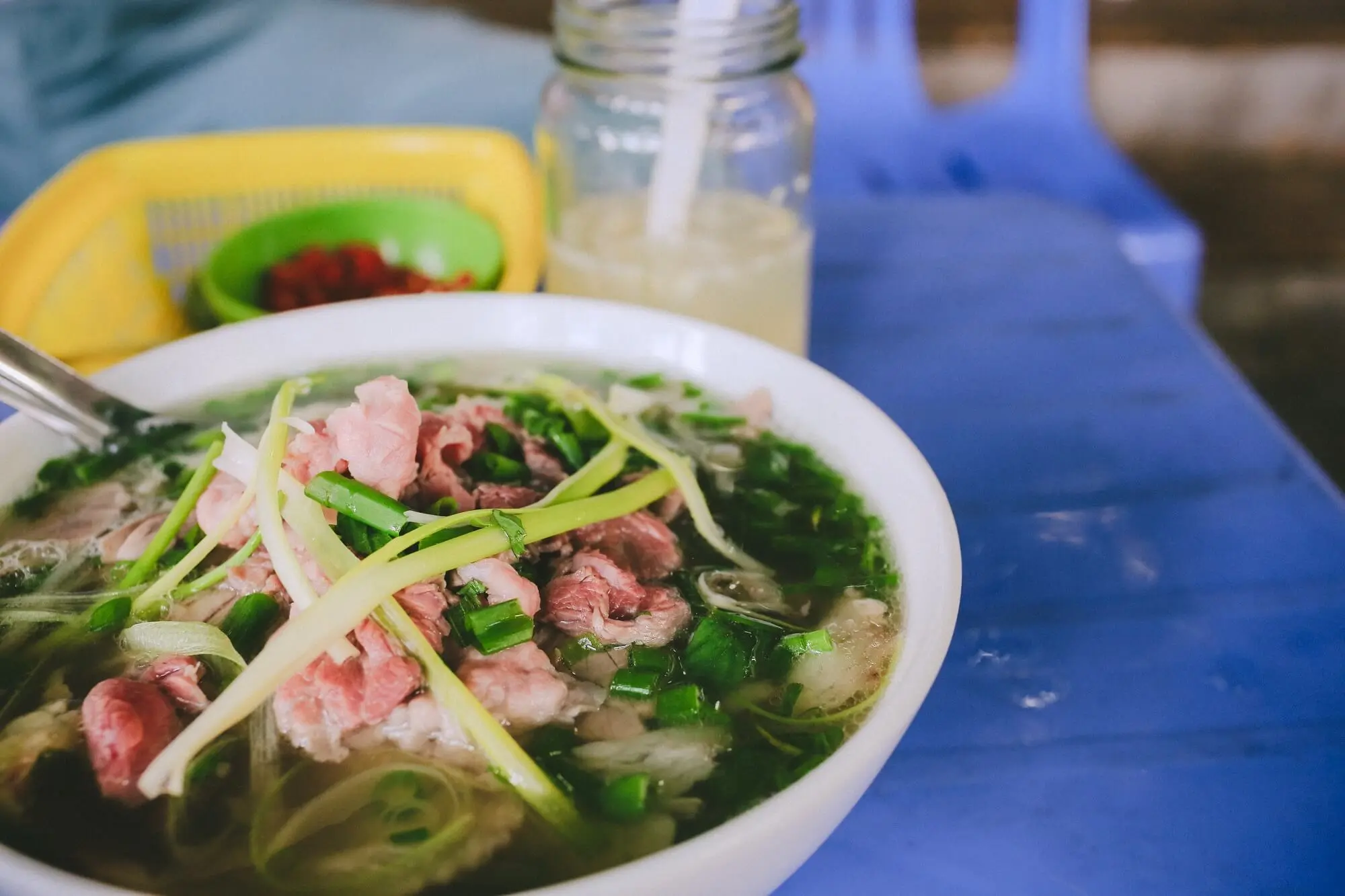 Bụng đ&oacute;i rồi, thử ngay t&ocirc; Phở Nha Trang n&oacute;ng hổi, ngon l&agrave;nh đ&acirc;y 4