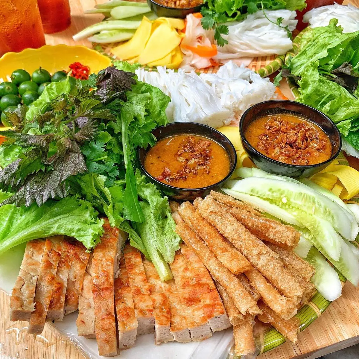 C&agrave;n qu&eacute;t c&aacute;c qu&aacute;n ăn Nha Trang chỉ từ 200k 6