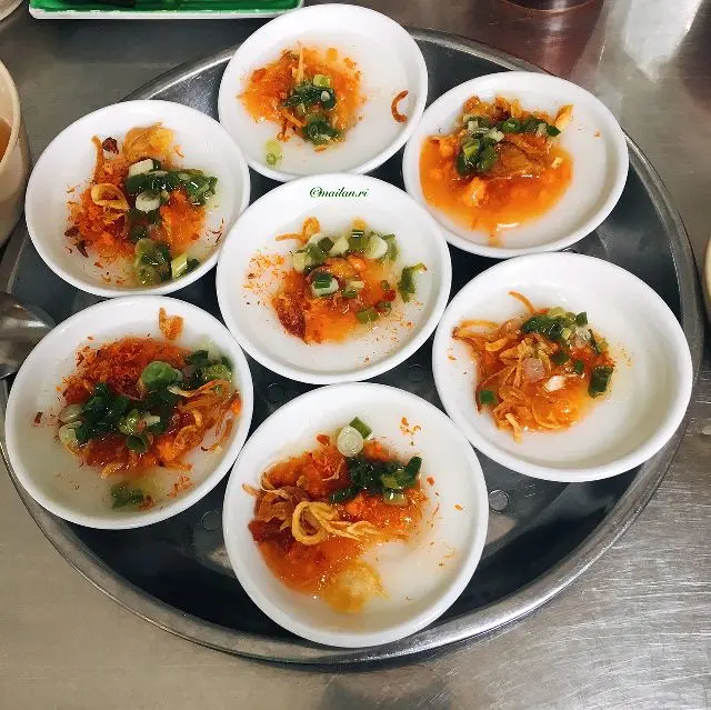 Đến Nha Trang, nhất định phải ăn thử B&aacute;nh B&egrave;o - B&aacute;nh Hỏi d&acirc;n d&atilde;, ngon m&ecirc; mẩn 2