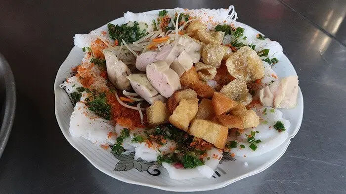Đến Nha Trang, nhất định phải ăn thử B&aacute;nh B&egrave;o - B&aacute;nh Hỏi d&acirc;n d&atilde;, ngon m&ecirc; mẩn 14