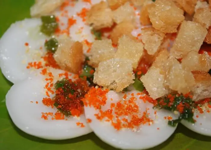 Đến Nha Trang, nhất định phải ăn thử B&aacute;nh B&egrave;o - B&aacute;nh Hỏi d&acirc;n d&atilde;, ngon m&ecirc; mẩn 11
