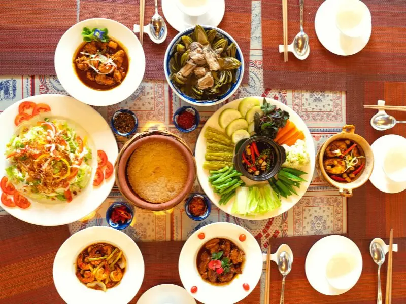 Gh&eacute; ngay Nh&agrave; h&agrave;ng Ho&agrave;ng Sa ngay giữa l&ograve;ng th&agrave;nh phố Nha Trang 4