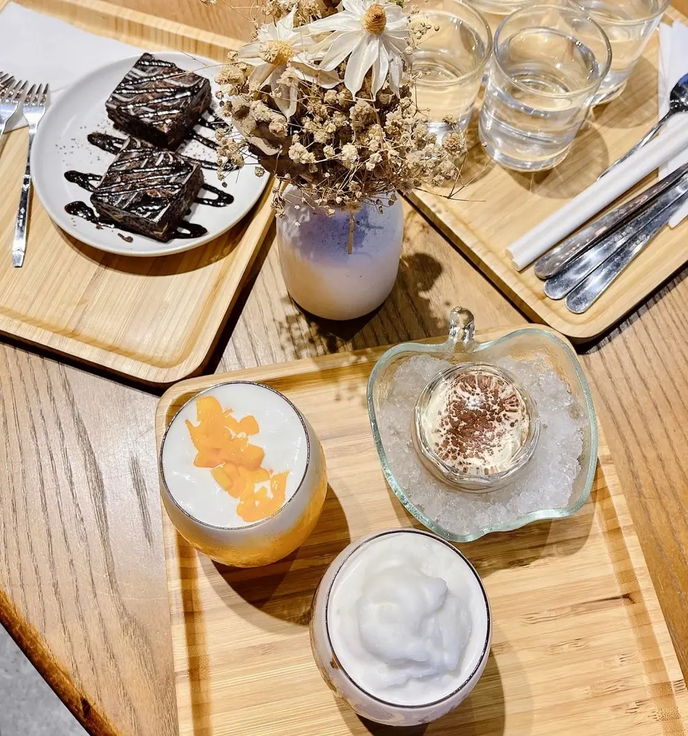 Gh&eacute; thăm loạt qu&aacute;n cafe tone trắng ở Nha Trang cực xịn s&ograve; 3