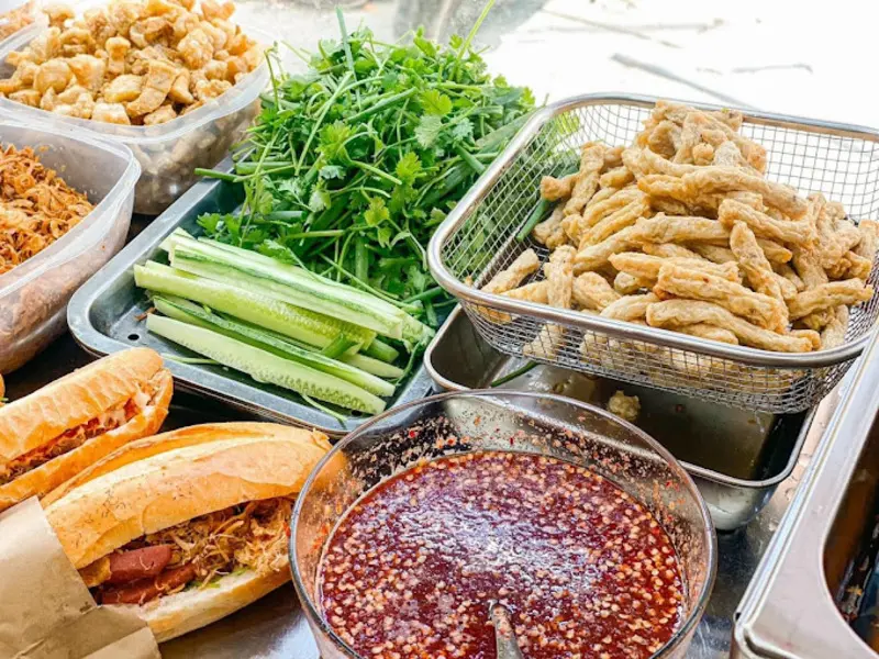 Gợi &yacute; 5 h&agrave;ng b&aacute;nh m&igrave; chả c&aacute; Nha Trang thơm ngon đậm đ&agrave; 5