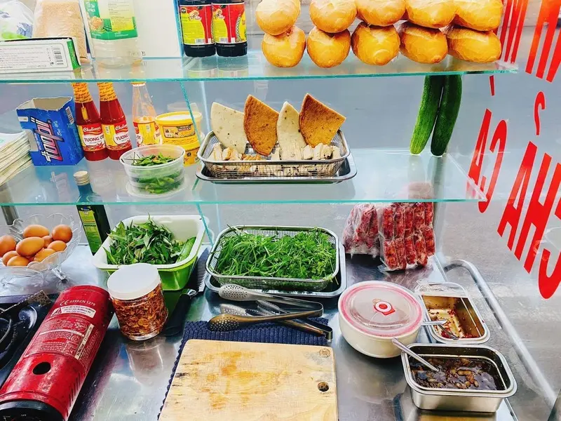 Gợi &yacute; 5 h&agrave;ng b&aacute;nh m&igrave; chả c&aacute; Nha Trang thơm ngon đậm đ&agrave; 6