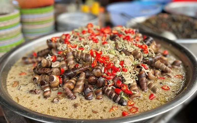 M&aacute;ch bạn địa chỉ 10 qu&aacute;n ốc chảo Nha Trang thơm ngon, n&oacute;ng h&ocirc;i hổi đầy hấp dẫn 8