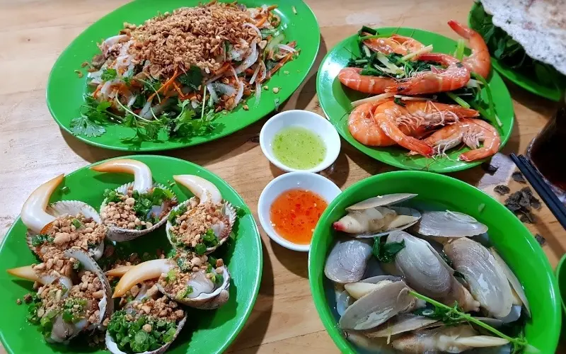 M&aacute;ch bạn địa chỉ 10 qu&aacute;n ốc chảo Nha Trang thơm ngon, n&oacute;ng h&ocirc;i hổi đầy hấp dẫn 3