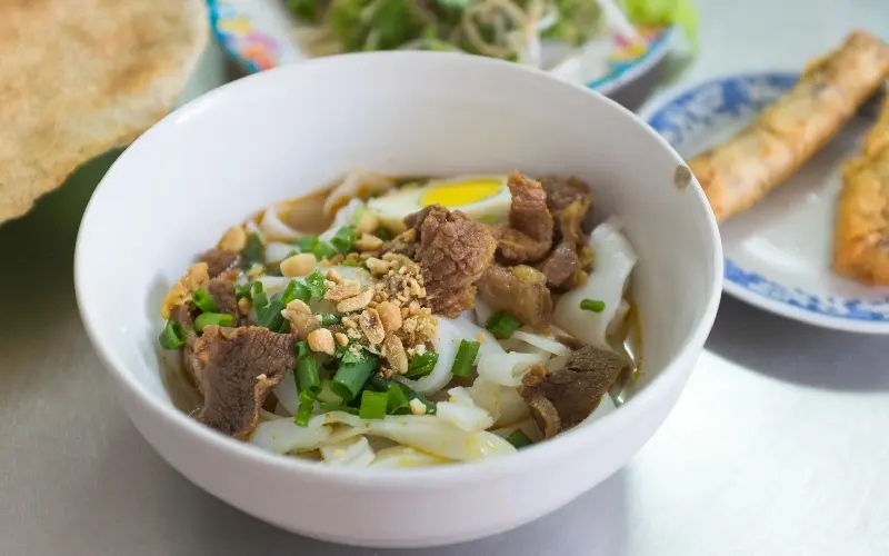 M&igrave; Quảng Nha Trang: M&oacute;n ăn tưởng quen nhưng rất mới lạ 9