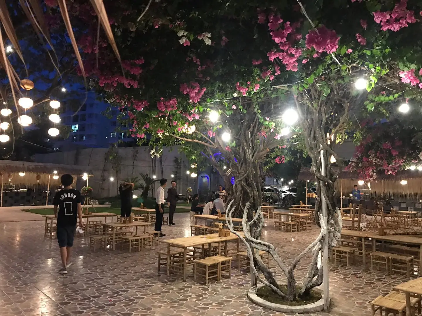 Nh&agrave; H&agrave;ng C&aacute;nh Buồm Đại Dương - Thường thức hải sản tươi sống trong kh&ocirc;ng gian rộng r&atilde;i 2