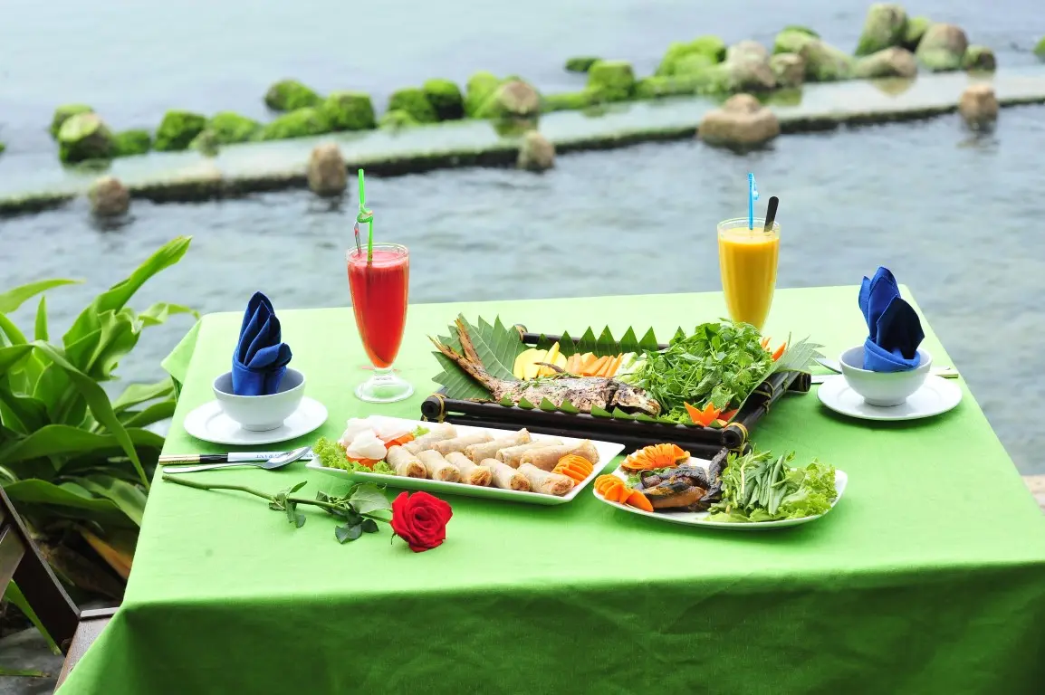 Nha Trang View Restaurant - Nh&agrave; h&agrave;ng được đ&aacute;nh gi&aacute; cao với chứng chỉ phục vụ xuất sắc 2017 9
