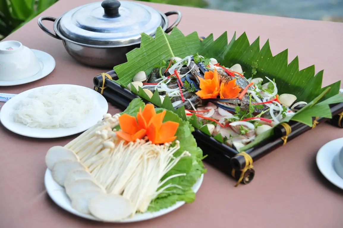 Nha Trang View Restaurant - Nh&agrave; h&agrave;ng được đ&aacute;nh gi&aacute; cao với chứng chỉ phục vụ xuất sắc 2017 8