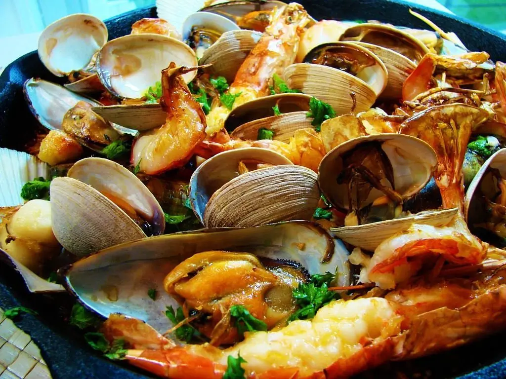 Săn ngay 10 quán hải sản Bờ Kè Nha Trang ngon nức tiếng 11