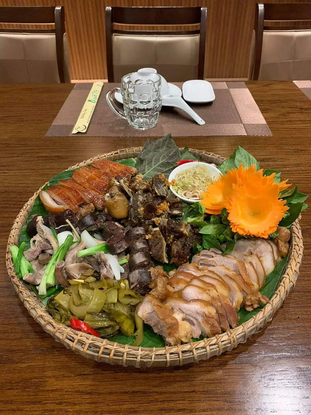 Thưởng thức hương vị d&acirc;n d&atilde; tại Nh&agrave; h&agrave;ng Qu&ecirc; 79 giữa l&ograve;ng Nha Trang 8