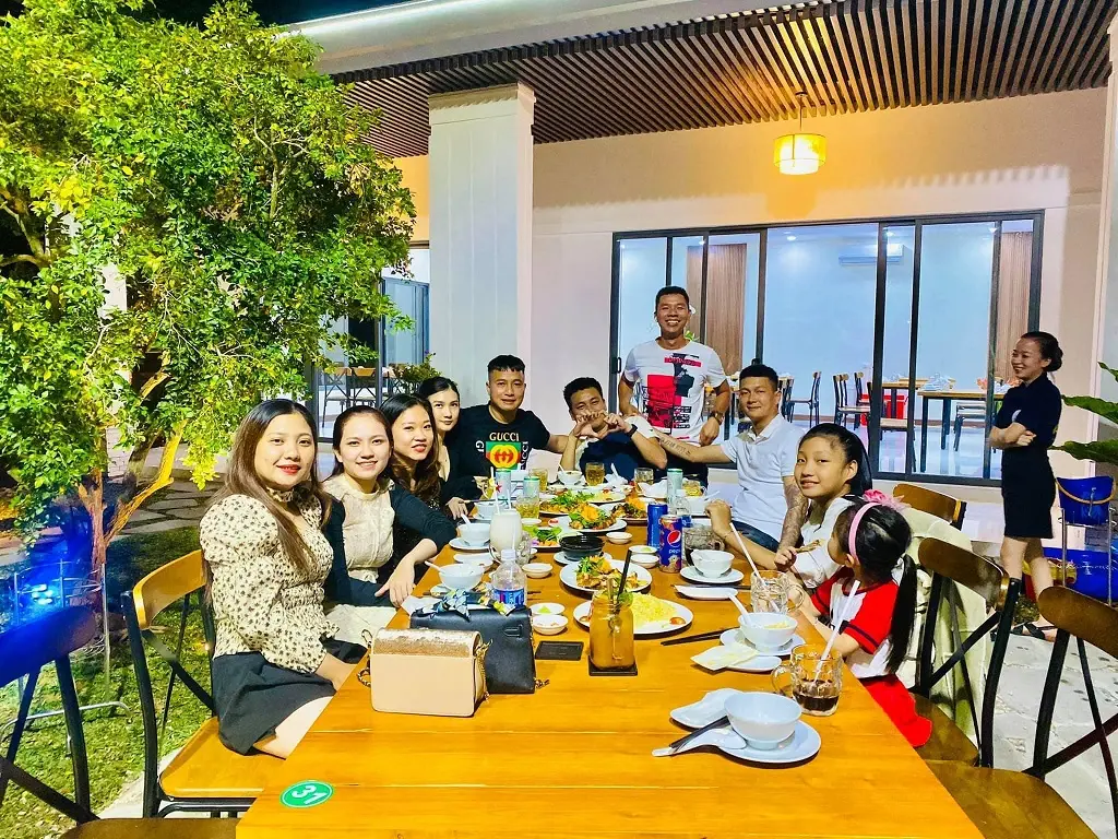Thưởng thức hương vị d&acirc;n d&atilde; tại Nh&agrave; h&agrave;ng Qu&ecirc; 79 giữa l&ograve;ng Nha Trang 10