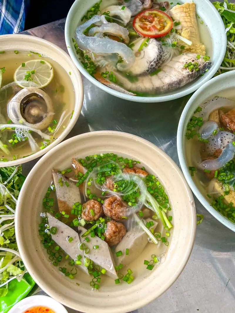 Top 14 qu&aacute;n b&uacute;n c&aacute; Nha Trang ngon nức nở 14