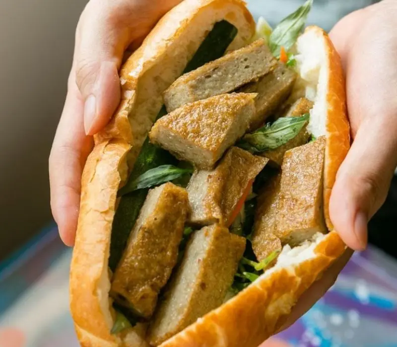 Gợi ý 5 hàng bánh mì chả cá Nha Trang thơm ngon đậm đà
