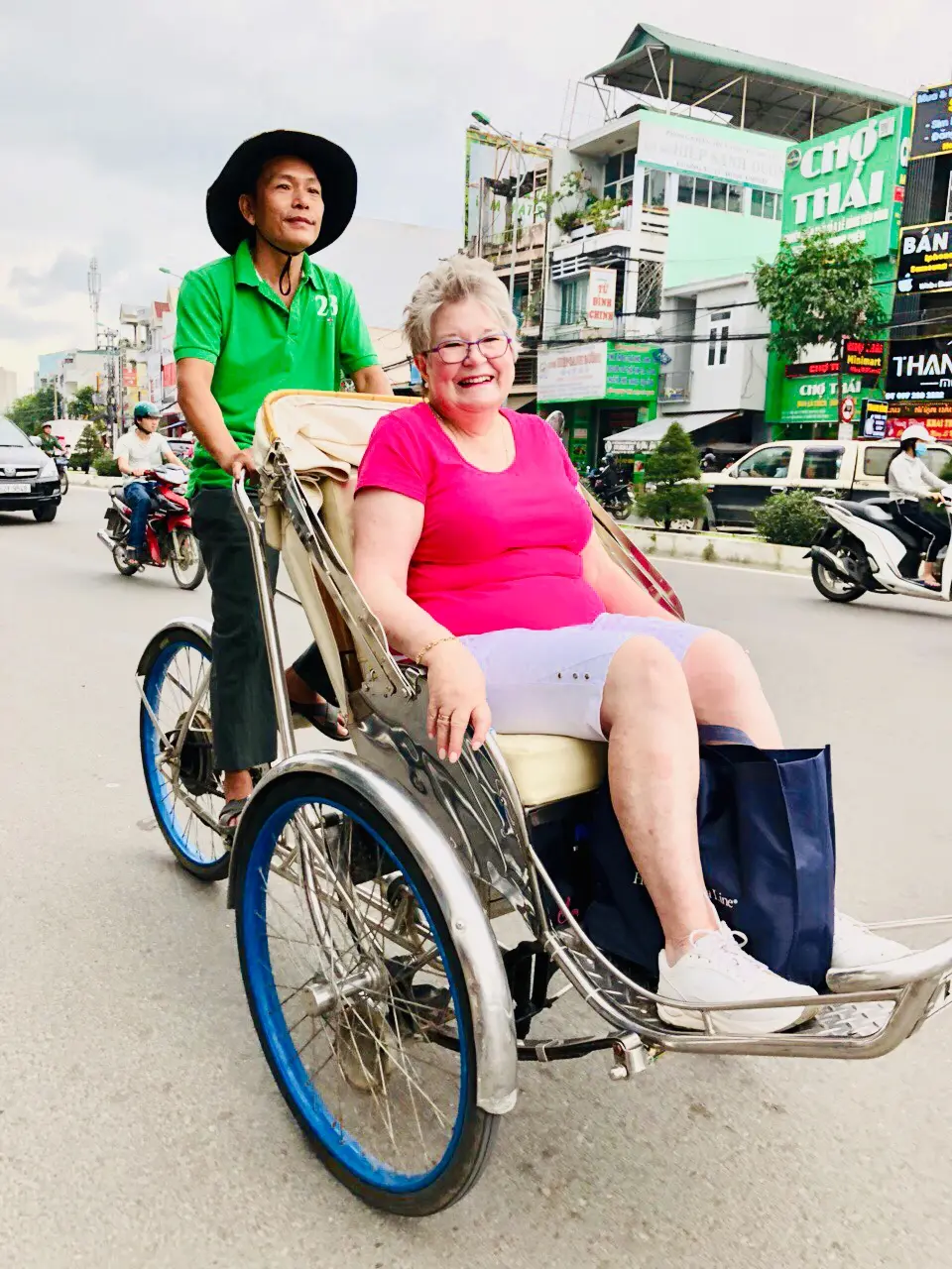 Trải nghiệm cảm giác vi vu những chặng đường di chuyển ở Nha Trang bằng xích lô cực thú vị 4