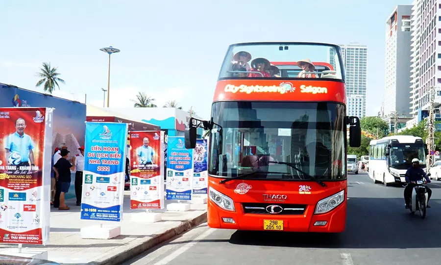 Trải nghiệm xe bus 2 tầng miễn ph&iacute; ở Nha Trang cực th&uacute; vị 5