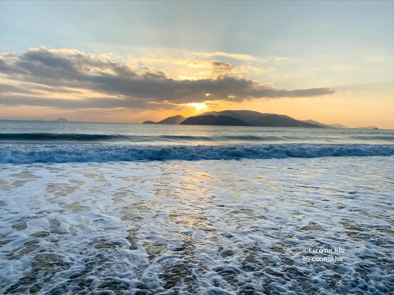 Check-in Nha Trang bình yên vào lúc sáng sớm qua lăng kính của blogger Cường Khỉ