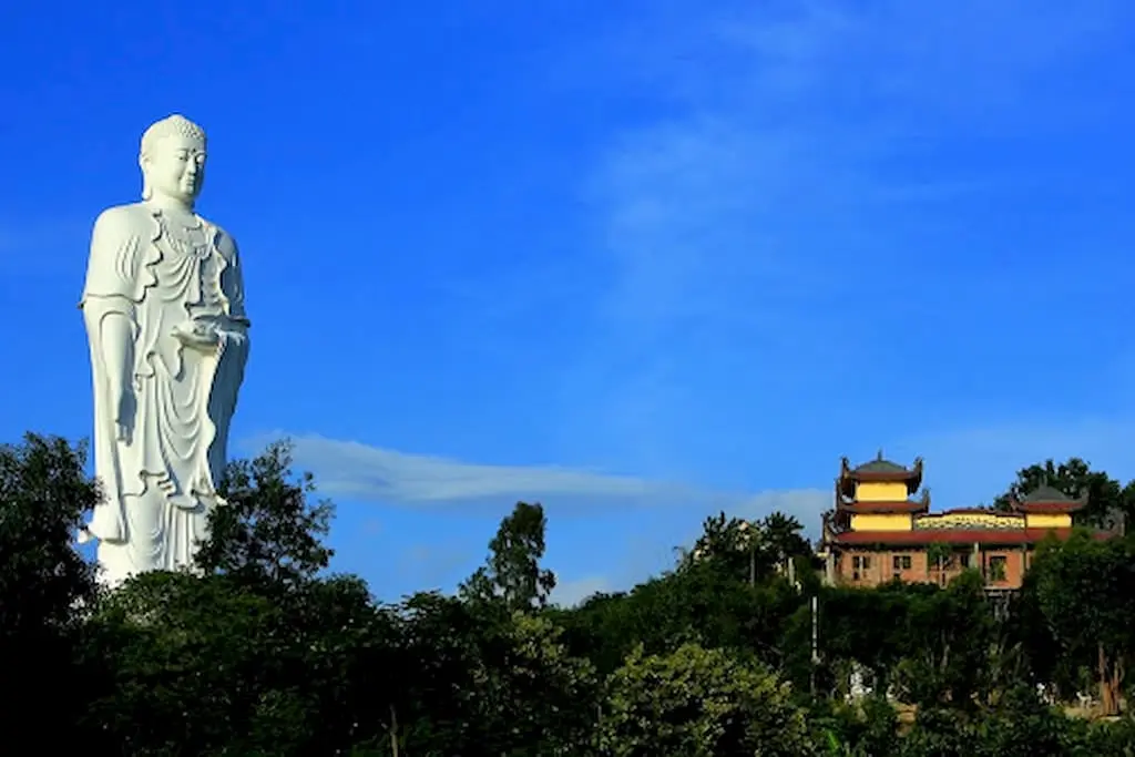 5 địa điểm si&ecirc;u hot ở Nha Trang m&agrave; hội đam m&ecirc; kh&aacute;m ph&aacute; kh&ocirc;ng thể bỏ lỡ 4