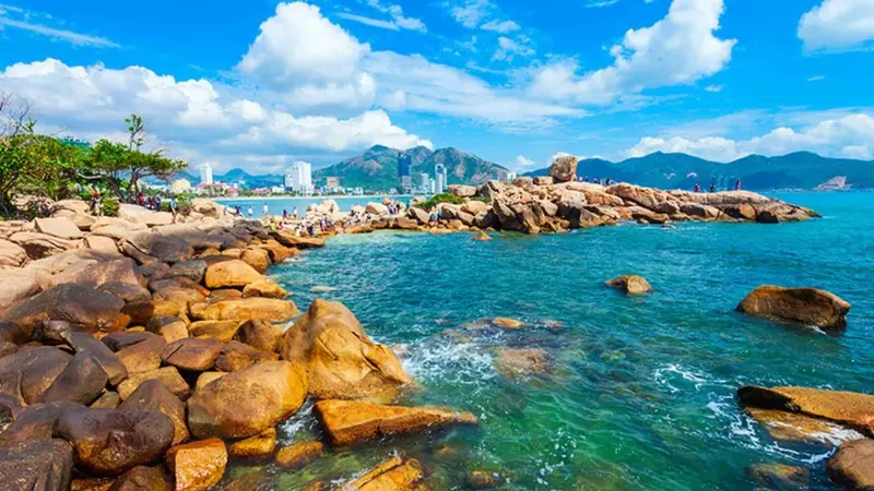9 b&atilde;i biển Nha Trang đẹp say l&ograve;ng du kh&aacute;ch 5