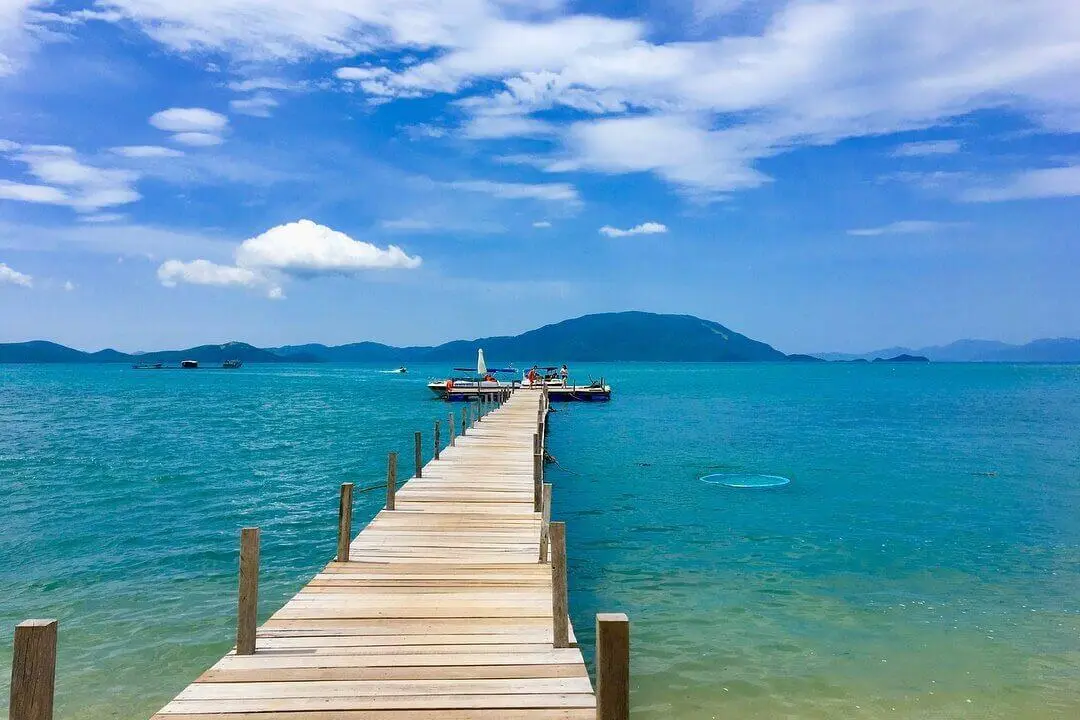 Đến đảo Điệp Sơn Nha Trang để kh&aacute;m ph&aacute; ngay con đường nổi giữa biển 7