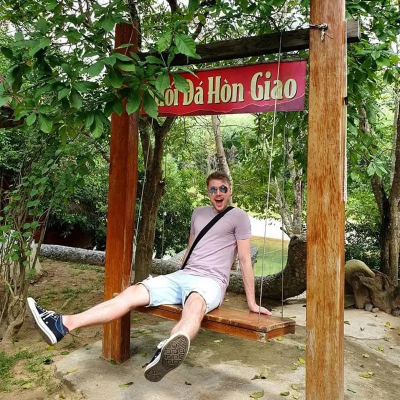 Kh&aacute;m ph&aacute; Suối đ&aacute; H&ograve;n Giao, vẻ đẹp hoang sơ miền sơn cước 4