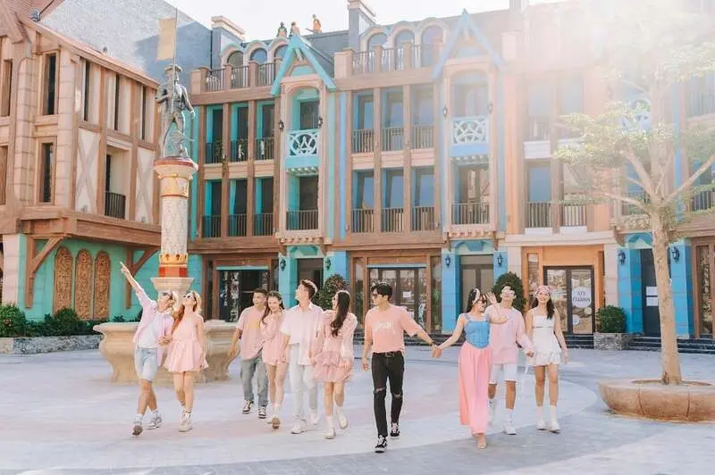 Lịch c&aacute;c chương tr&igrave;nh đ&oacute;n Noel, năm mới tại Vinpearl Nha Trang 2024 4