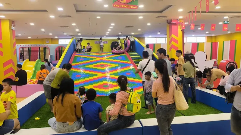 Vincom Plaza Th&aacute;i Nguy&ecirc;n Nha Trang: Thi&ecirc;n đường mua sắm, ẩm thực v&agrave; giải tr&iacute; 9