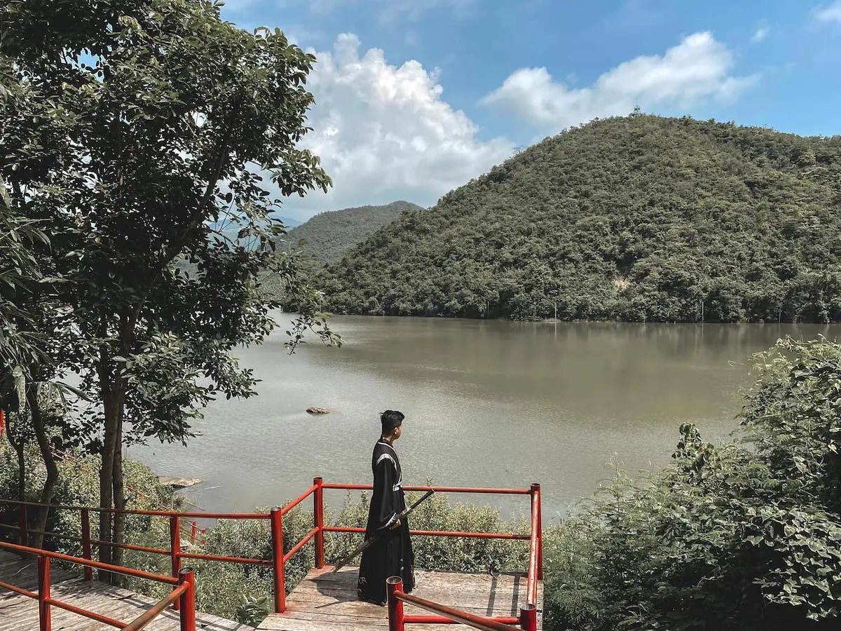 Xuy&ecirc;n kh&ocirc;ng về thời kiếm hiệp tại hồ K&ecirc;nh Hạ Nha Trang c&ugrave;ng anh ch&agrave;ng Jacob Nhat 6
