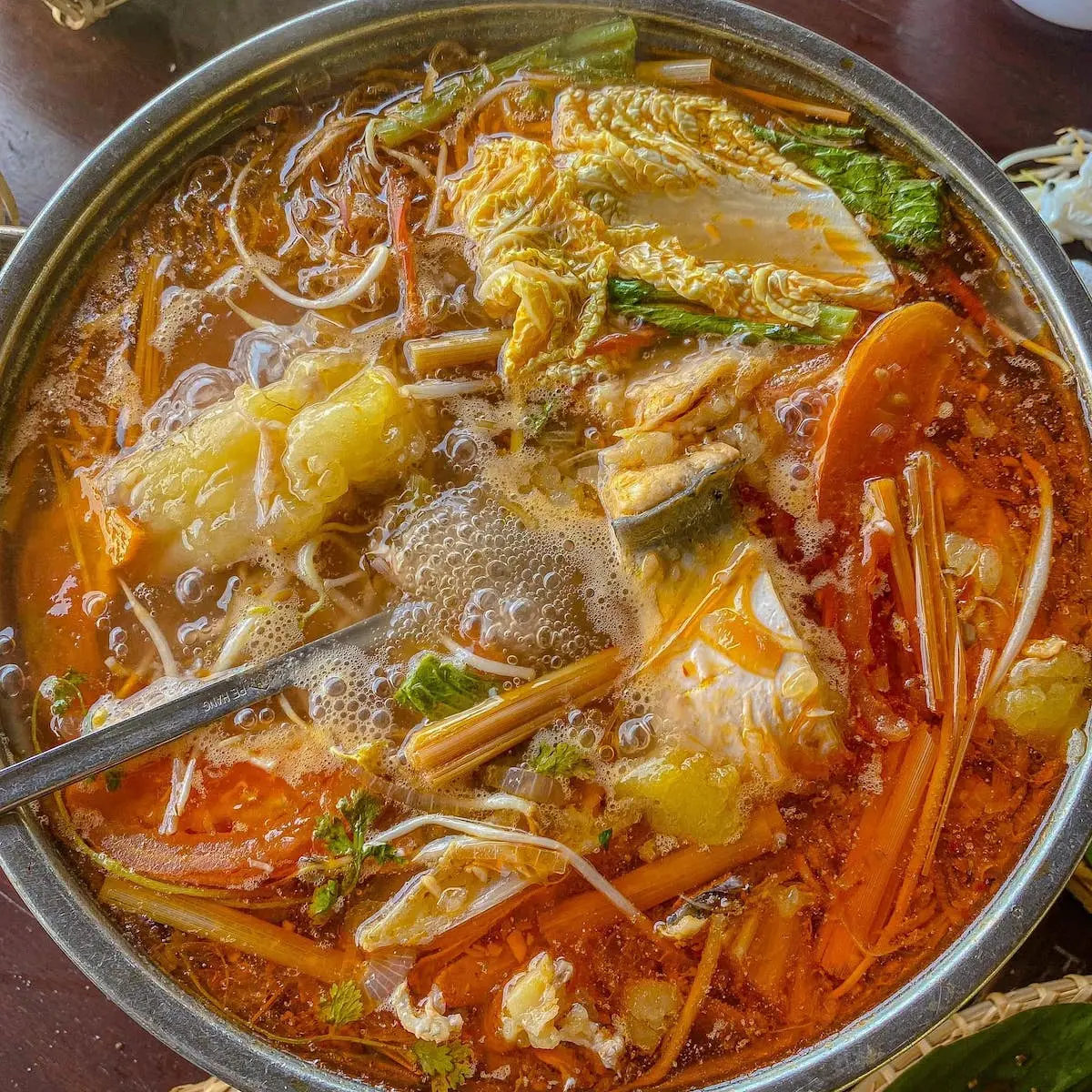 Xuy&ecirc;n kh&ocirc;ng về thời kiếm hiệp tại hồ K&ecirc;nh Hạ Nha Trang c&ugrave;ng anh ch&agrave;ng Jacob Nhat 15