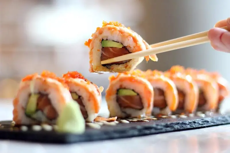 11 điểm b&aacute;n sushi hấp dẫn bạn kh&ocirc;ng n&ecirc;n bỏ qua khi đến Nhật 3