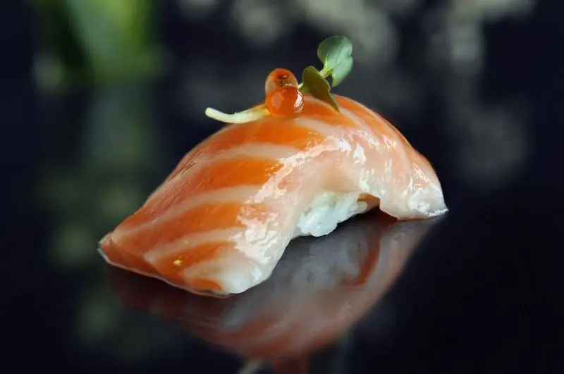 11 điểm b&aacute;n sushi hấp dẫn bạn kh&ocirc;ng n&ecirc;n bỏ qua khi đến Nhật 12