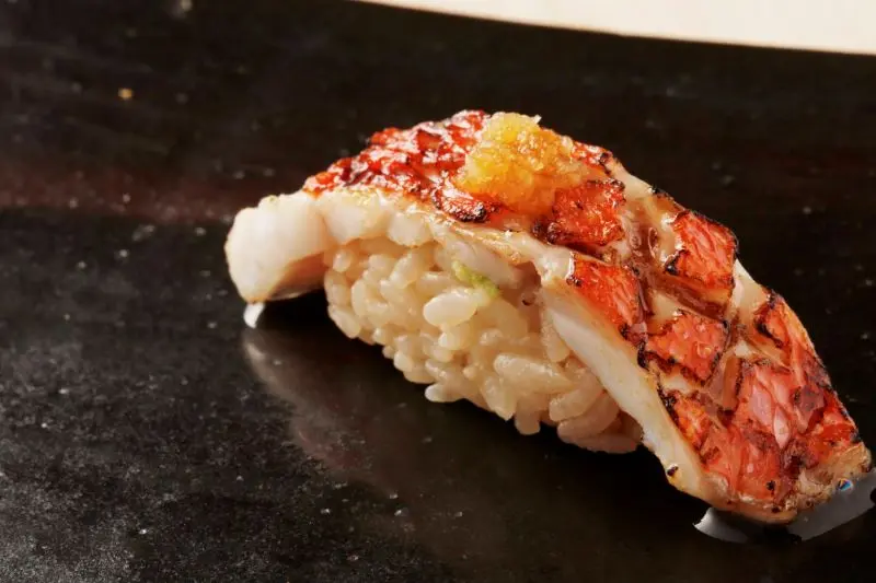 11 điểm b&aacute;n sushi hấp dẫn bạn kh&ocirc;ng n&ecirc;n bỏ qua khi đến Nhật 8