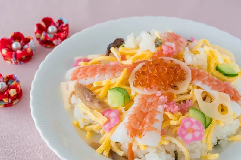 Chirashizushi: M&oacute;n ăn đầy m&agrave;u sắc v&agrave;o m&ugrave;a xu&acirc;n Nhật Bản 5