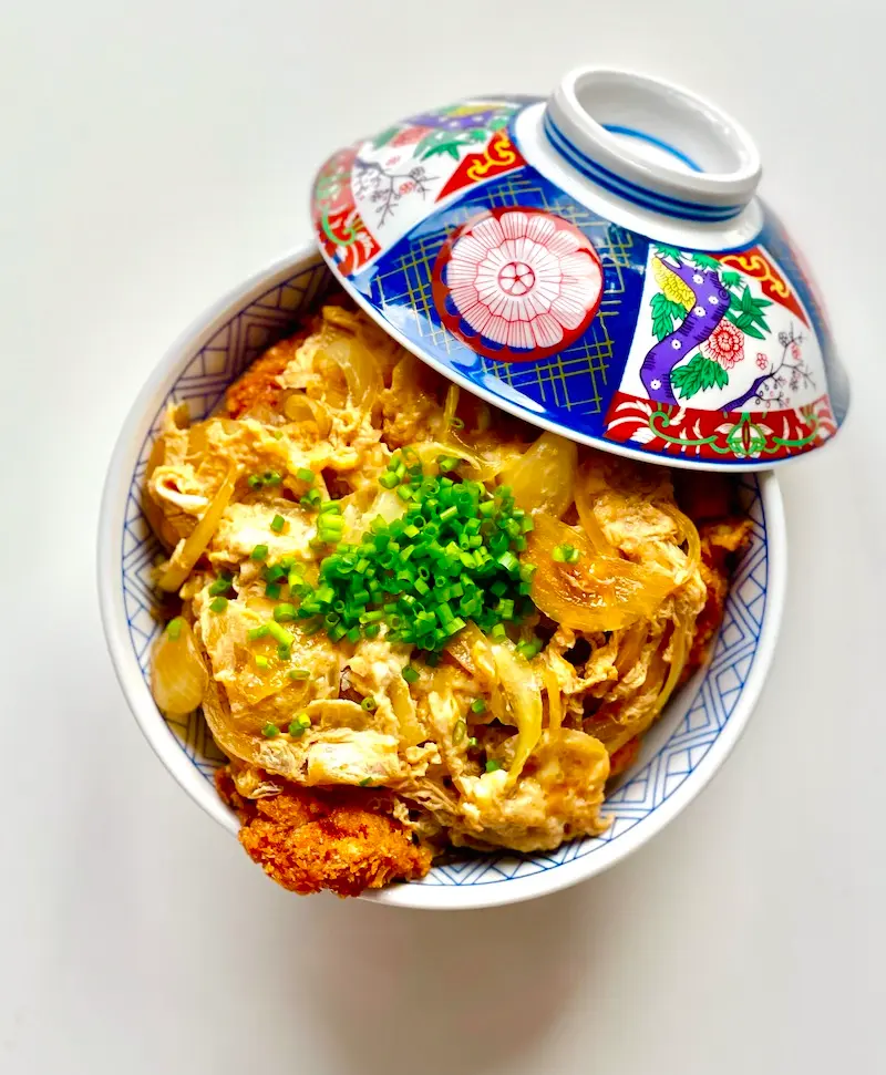 Donburi: B&aacute;t cơm g&oacute;i trọn tinh hoa của ẩm thực xứ Ph&ugrave; Tang 7